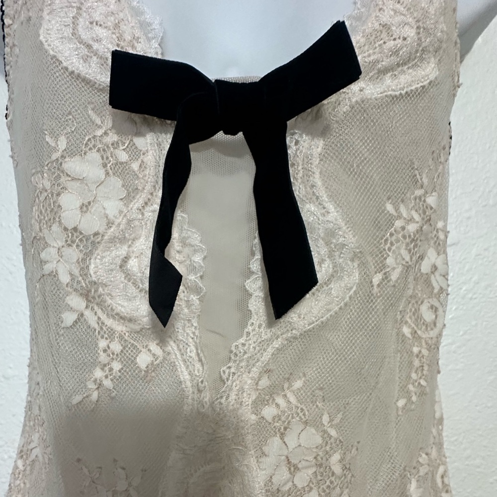 Victoria's Secret Cream Lace Lingerie romantic bodysuit black velvet trim - Picture 6 of 11